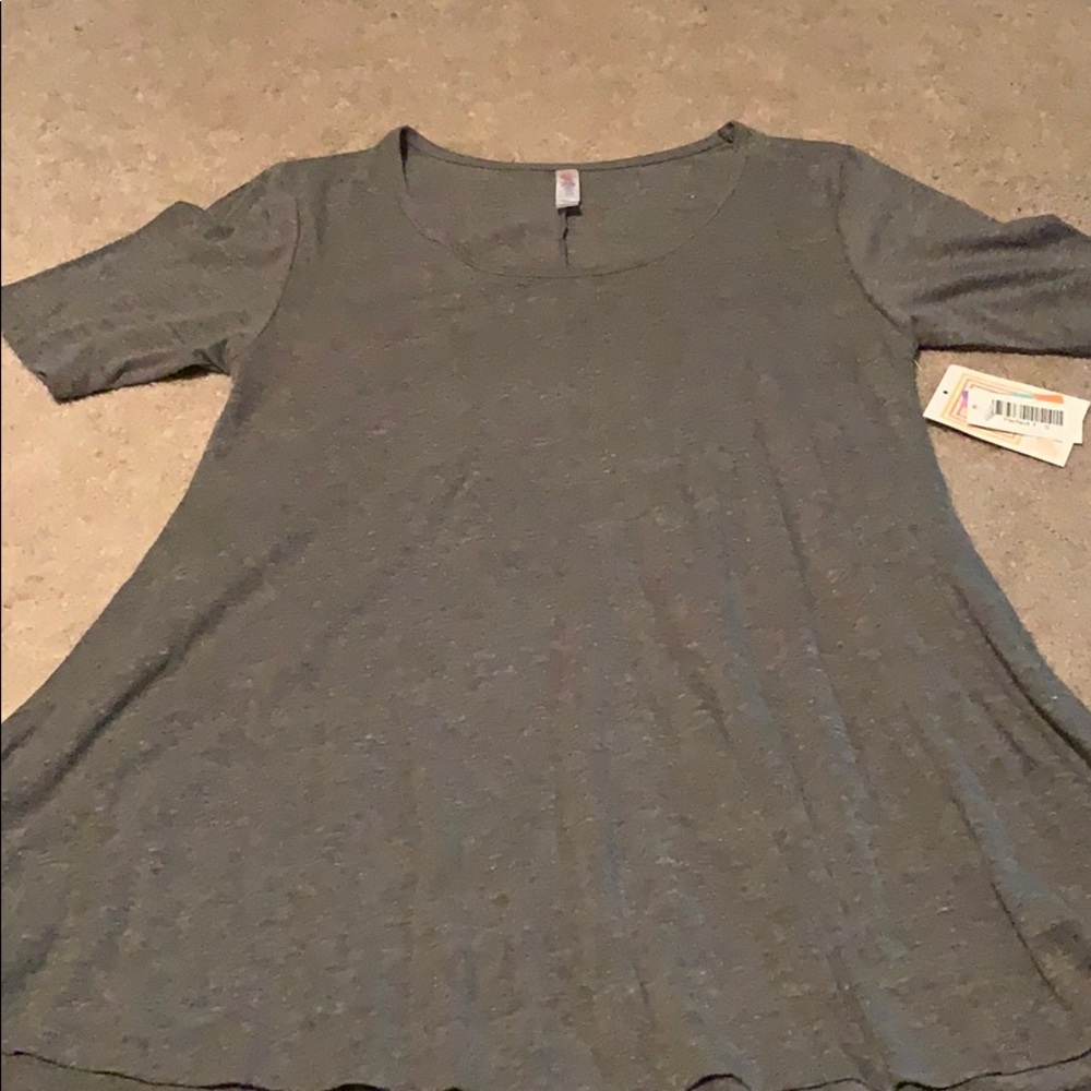 Small Lularoe perfect t